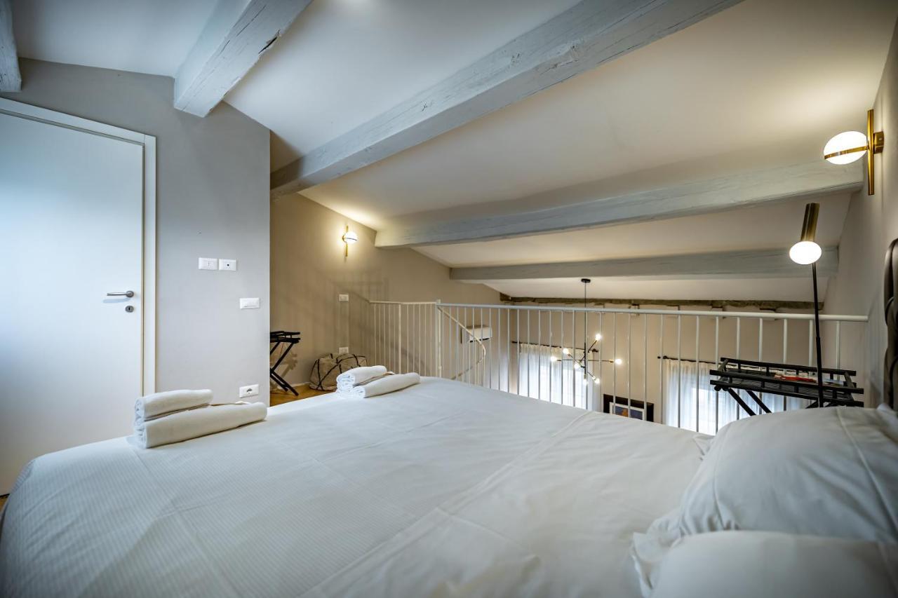 Hs4U Ricasoli Luxury Apartment Near Duomo N. 3 Florenţa Exterior foto